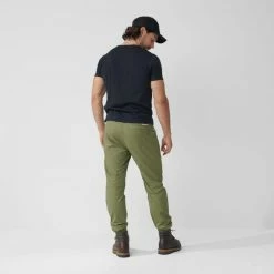 FJALLRAVEN Pantalons Randonnée FJÄLLRÄVEN VARDAG TROUSERS M GREEN 22 Vert -Vêtements de randonnée Homme Soldes 9 103030 vardag trousers m green 86666 620 04