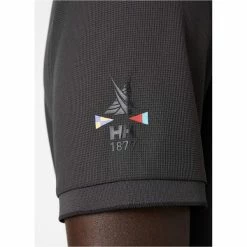 T-shirts Polos Randonnée HELLY HANSEN OCEAN POLO EBONY 22 Noir -Vêtements de randonnée Homme Soldes 9 106075 ocean polo ebony 34207 980 06