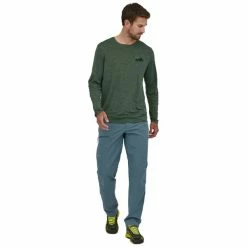 T-shirts Polos Randonnée PATAGONIA M'S L/S CAP COOL DAILY GRAPHIC SHIRT '73 SKYLINE: PINYON GREEN X-DYE 23 Vert 7 T-shirts Polos Randonnée PATAGONIA M'S L/S CAP COOL DAILY GRAPHIC SHIRT '73 SKYLINE: PINYON GREEN X-DYE 23 Vert -Vêtements de randonnée Homme Soldes 9 110820 m s l s cap cool daily graphic shirt 73 skyline pinyon green x dye 45190 skpx 04