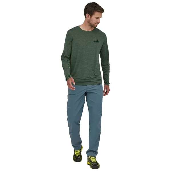 T-shirts Polos Randonnée PATAGONIA M'S L/S CAP COOL DAILY GRAPHIC SHIRT '73 SKYLINE: PINYON GREEN X-DYE 23 Vert 4 T-shirts Polos Randonnée PATAGONIA M'S L/S CAP COOL DAILY GRAPHIC SHIRT '73 SKYLINE: PINYON GREEN X-DYE 23 Vert – Image 4