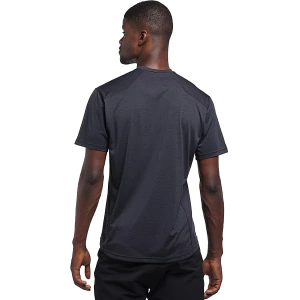 HAGLÖFS T-shirts Polos Randonnée HAGLOFS RIDGE TEE M TRUE BLACK 22 Gris 4 HAGLÖFS T-shirts Polos Randonnée HAGLOFS RIDGE TEE M TRUE BLACK 22 Gris – Image 4