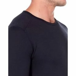 T-shirts Polos Randonnée ICEBREAKER 200 OASIS SS CREWE BLACK 23 Noir 11 T-shirts Polos Randonnée ICEBREAKER 200 OASIS SS CREWE BLACK 23 Noir -Vêtements de randonnée Homme Soldes 9 43572 200 oasis ss crewe black 104509 001 06