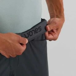 Pantalons Randonnée SALOMON WAYFARER TAPERED PANTS M EBONY 21 Gris -Vêtements de randonnée Homme Soldes 9 83741 wayfarer tapered pants m ebony lc1545800 05