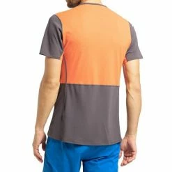 T-shirts Polos Randonnée HAGLÖFS L.I.M CROWN TEE MEN MAGNETITE/FLAME ORANGE 21 Gris / Orange -Vêtements de randonnée Homme Soldes 9 87361 604842 4n2 03